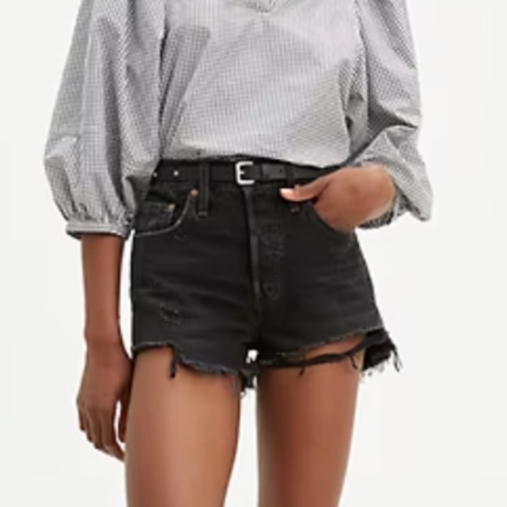 NWOT Levi’s 501 Shorts in Black